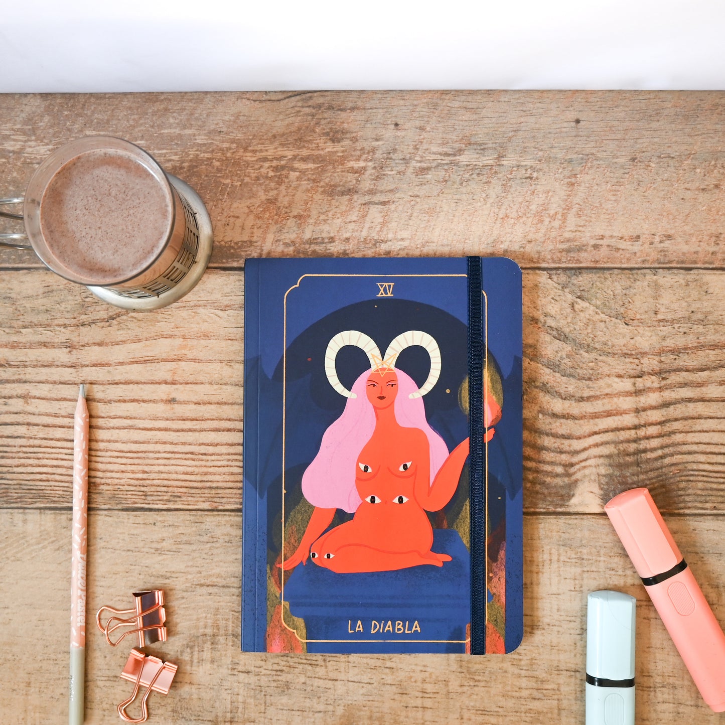 Cuaderno A5 cosido con hojas punteadas - Arcano: La Diabla XV