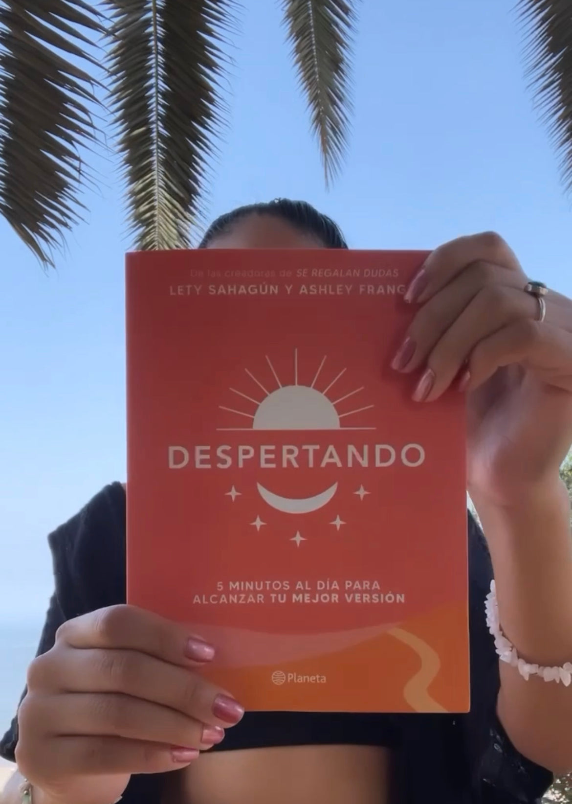 Despertando - Ashley Frangie y Lety SahagĂșn