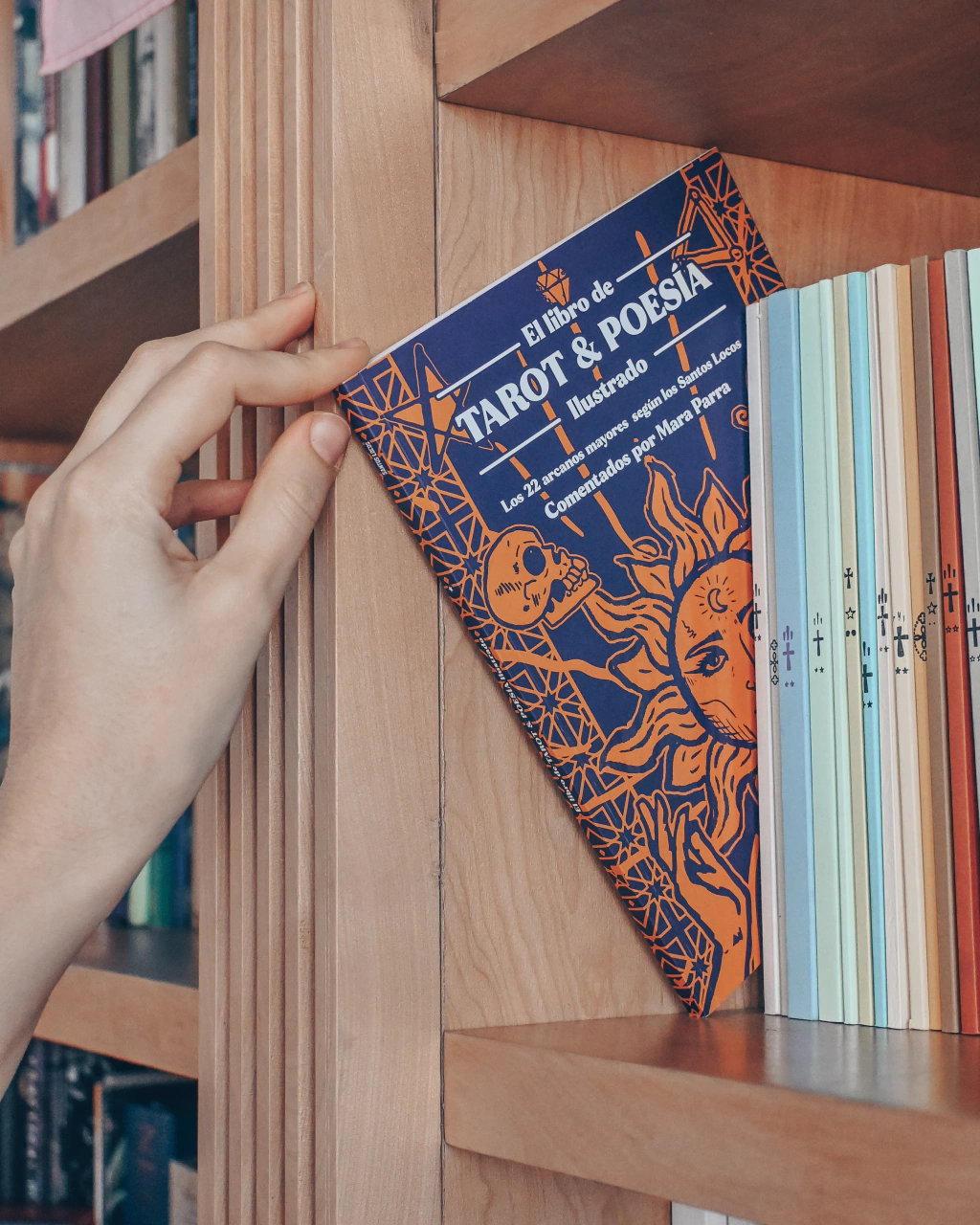 El libro de Tarot & Poesía - Mara Parra