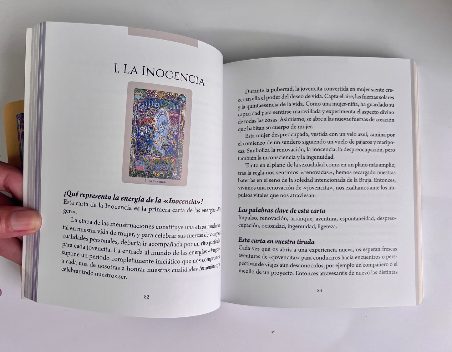 Feminitud Oráculo, Una exploración de los misterios del ser interior - Monique Grande